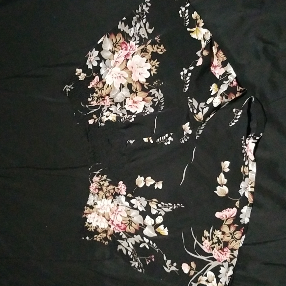 SHEIN VCAY Shirred Waist Floral Shorts